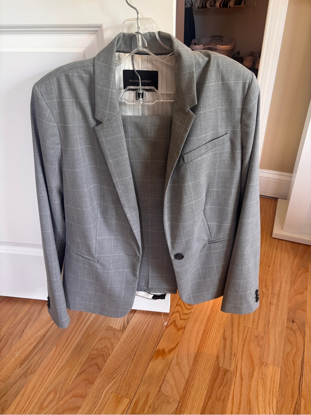 Banana Republic Gray Windowpane Blazer - Tailored Single-Button